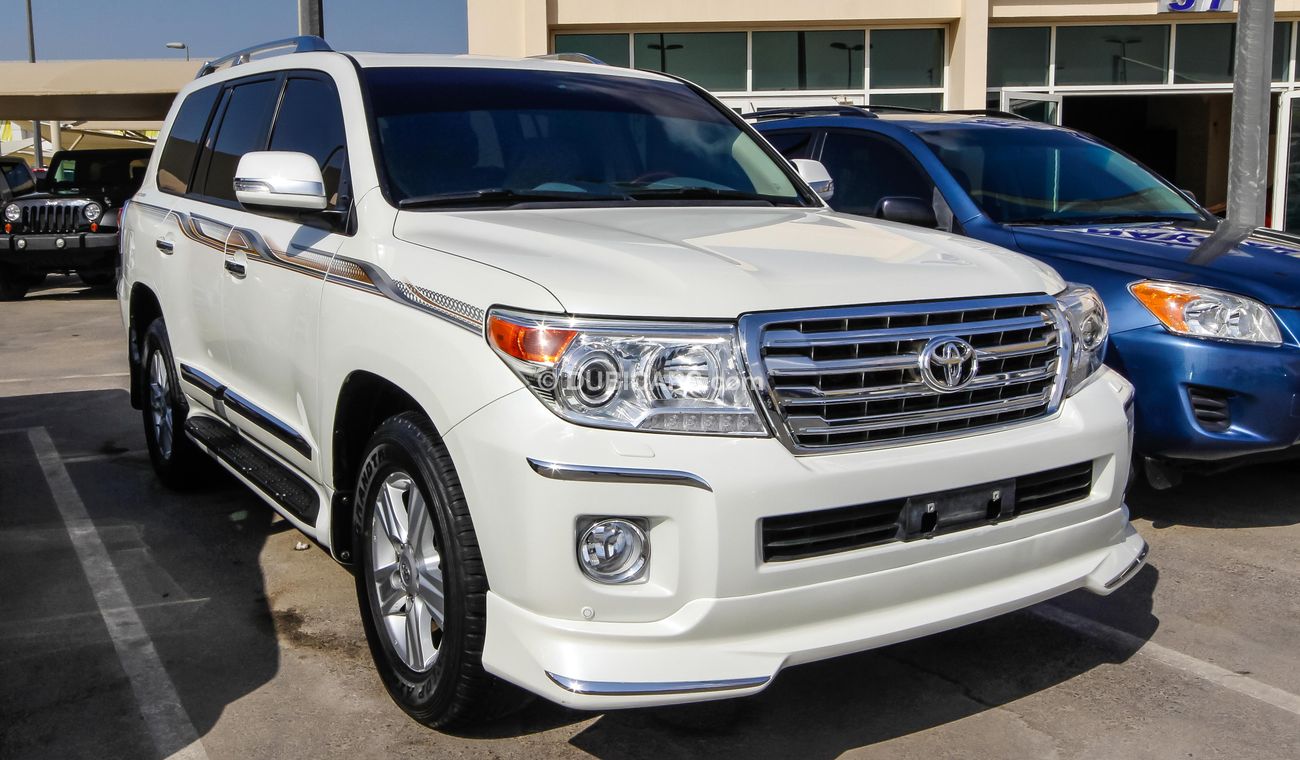 Toyota Land Cruiser GXR V8 with VXR V8 2015 body kit