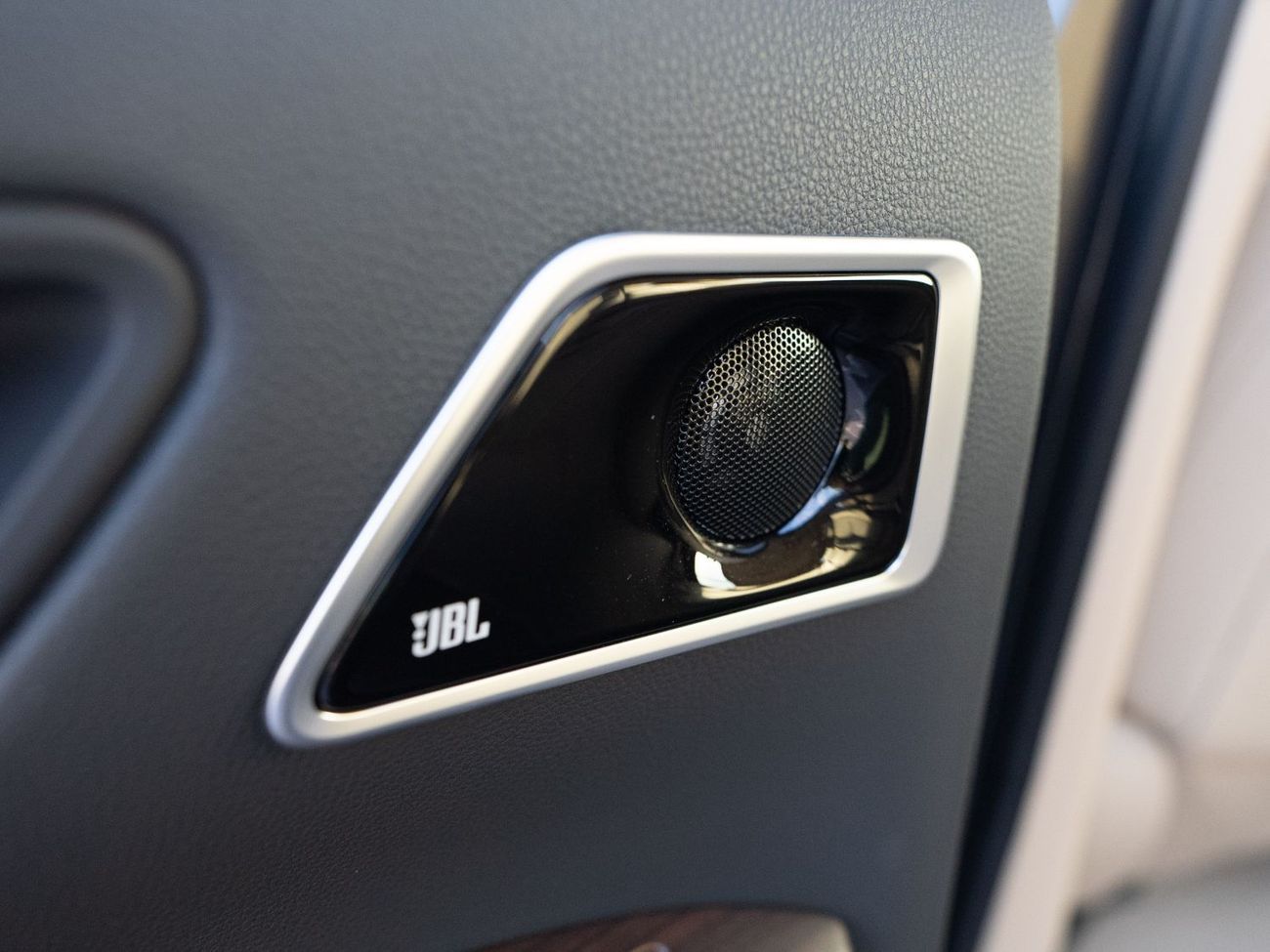 Toyota Land Cruiser 2025 Toyota LC300 GXR S 3.5L - Grey Mettalic Inside Beige | Export Only