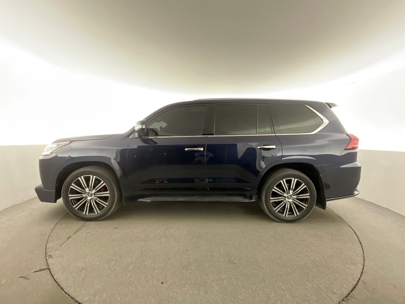 لكزس LX 570 Signature | National Day Celebration | شامل الضمان | 0 ﺪﻔﻋﺓ ﺃﻮﻟﻯ