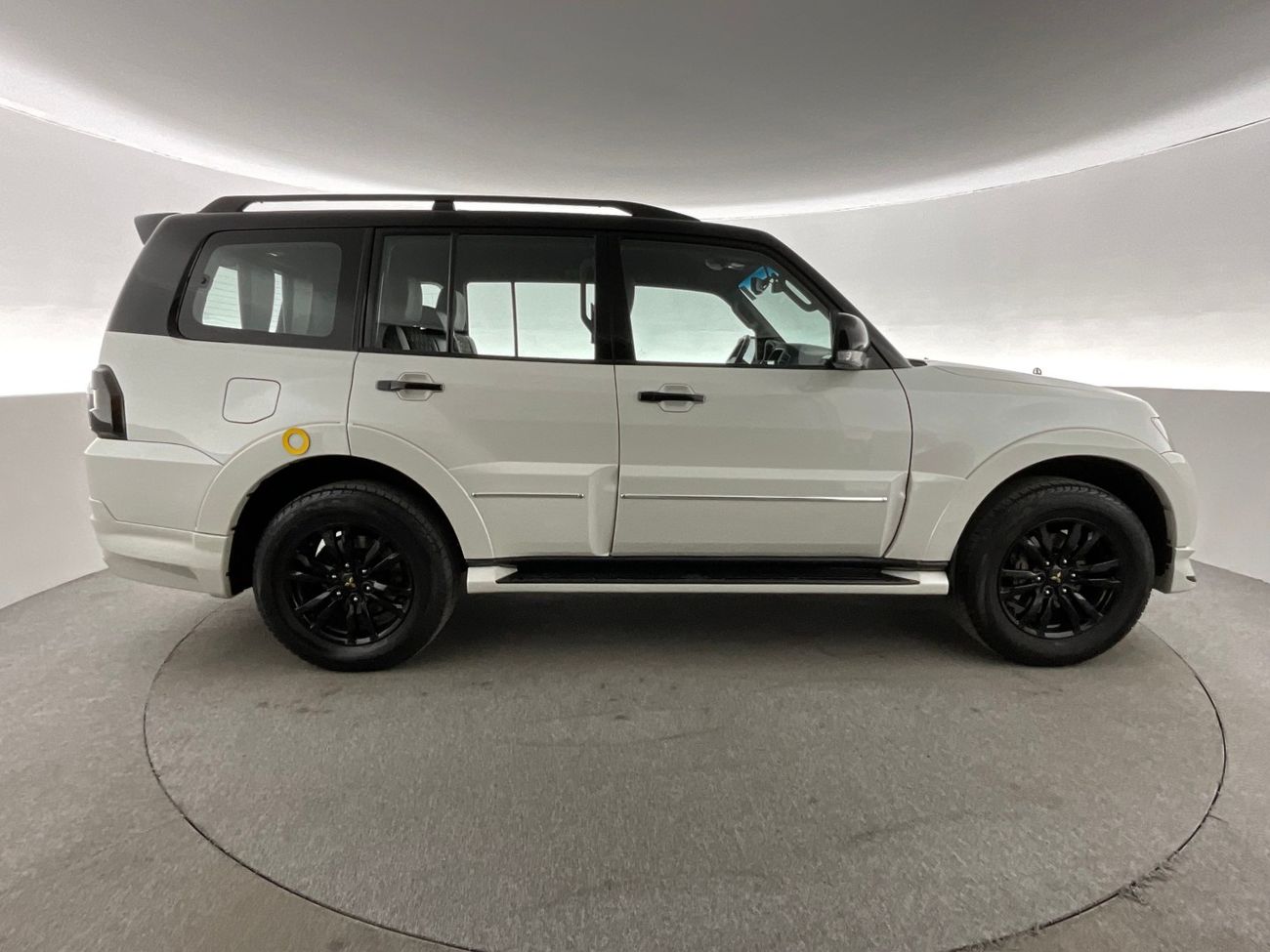 ميتسوبيشي باجيرو Signature Edition | شامل الضمان | 0 ﺪﻔﻋﺓ ﺃﻮﻟﻯ