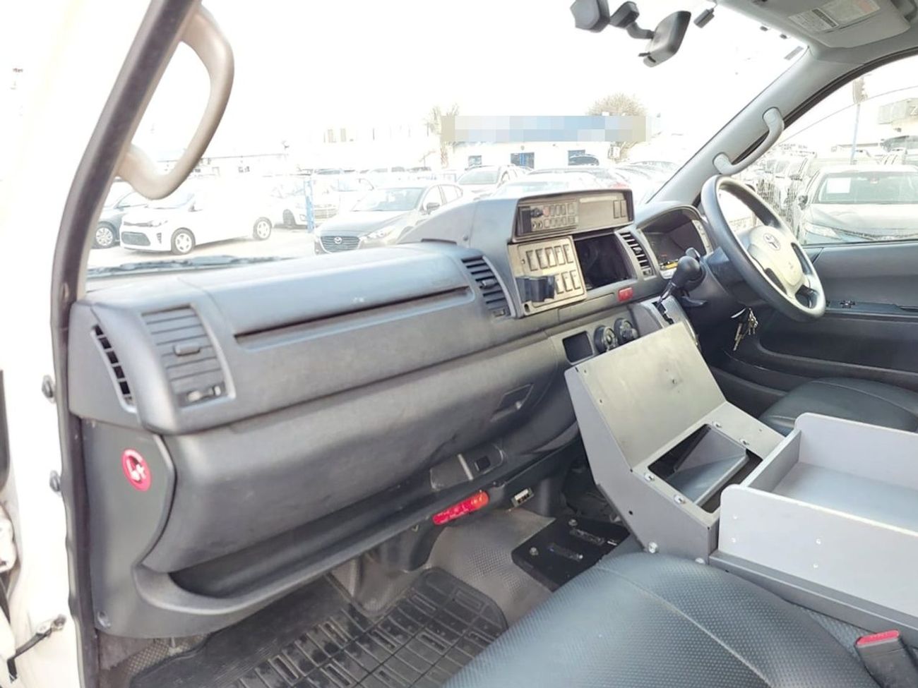 Toyota Hiace TOYOTA HIACE VAN AMBULANCE RHD 2015 MODEL 2.7 L PETROL AUTOMATIC(PM15128)