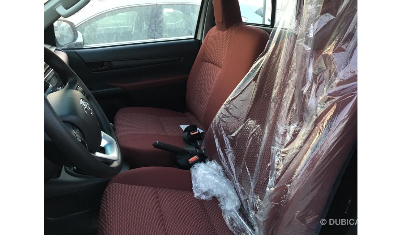 تويوتا هيلوكس تويوتا هايلوكس 2019 / 2019 4X4 بترول سنجل كابينه