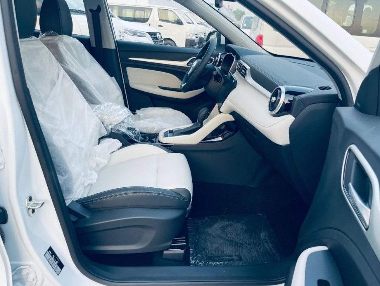 MG ZS 1.5L luxury AT (GCC)