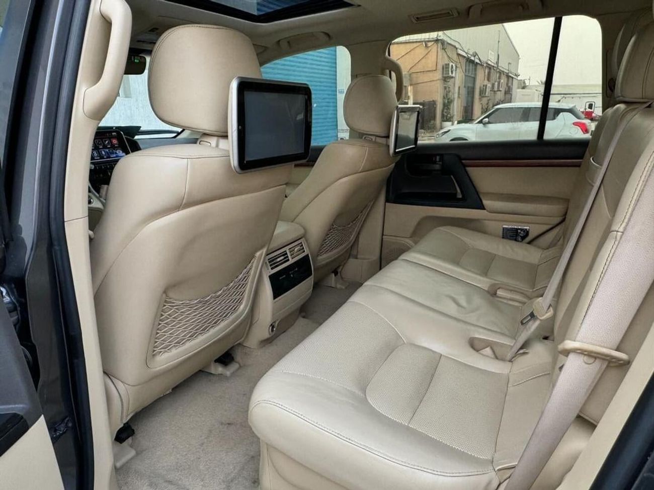 Toyota Land Cruiser تويوتا لاندكروزر GXR V8  خليجي 2016