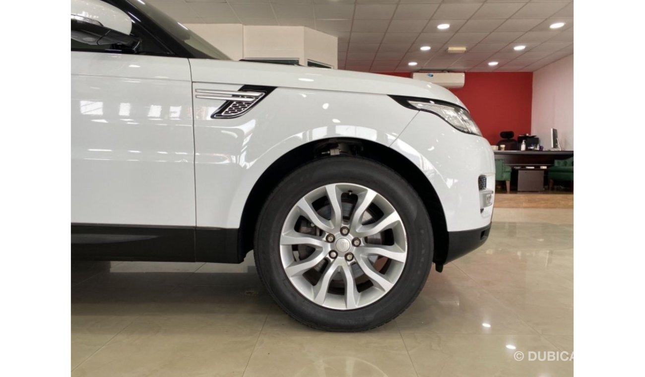 Land Rover Range Rover Sport HSE V6 Excellent Condition GCC