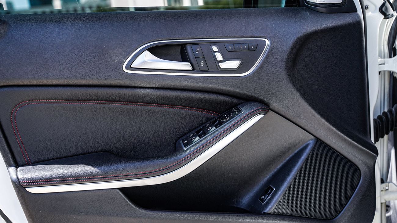 Mercedes Benz GLA 45 AMG STD 2.0L