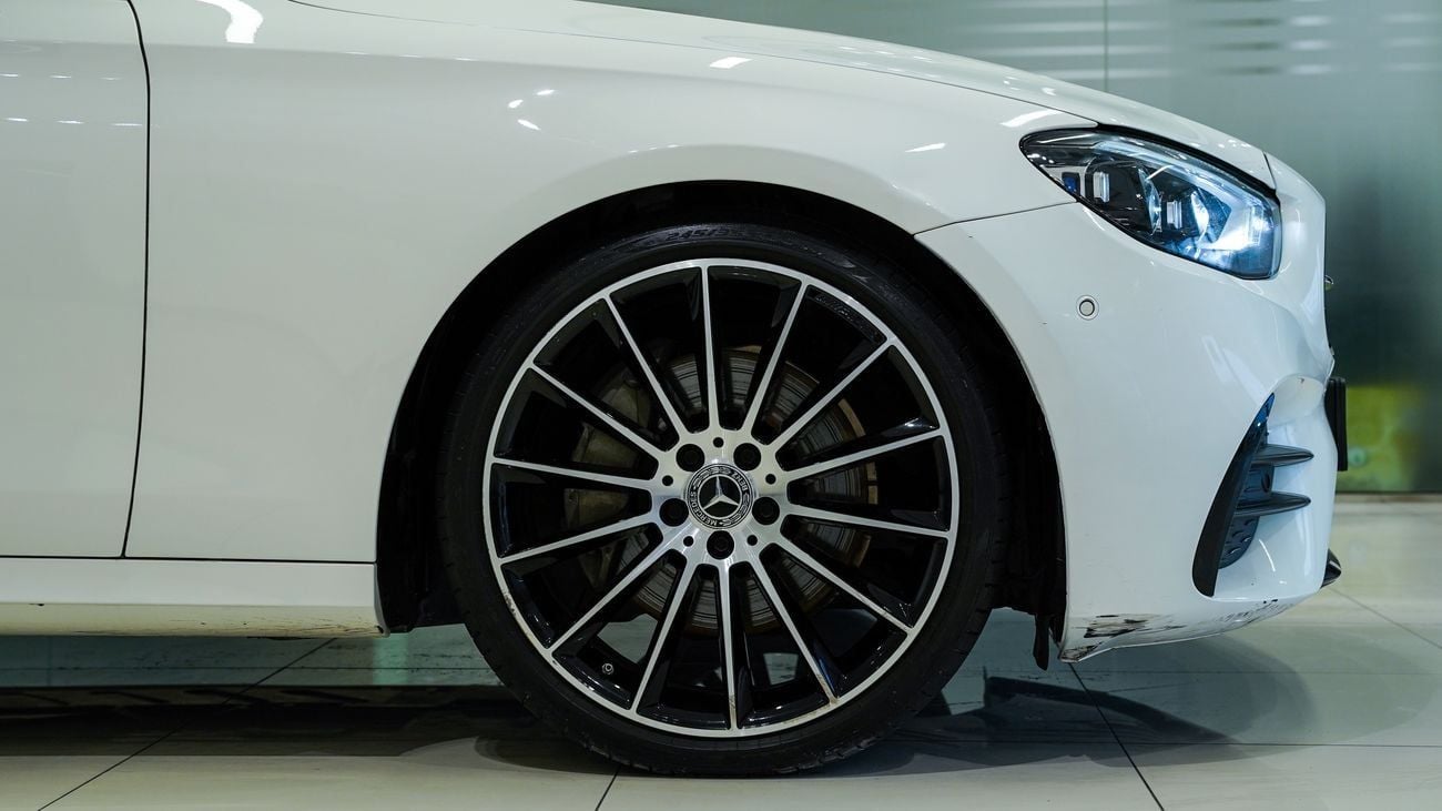 مرسيدس بنز E300 Premium + 2.0L