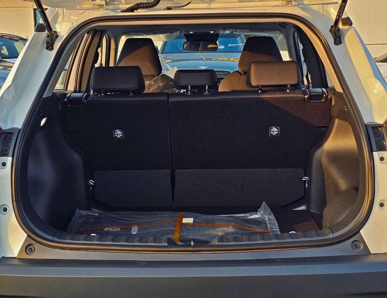 تويوتا كورولا كروس HYBRID ELITE / SUNROOF / FABRIC SEATS / 2.0L V4 PETROL (CODE # CRCHC)