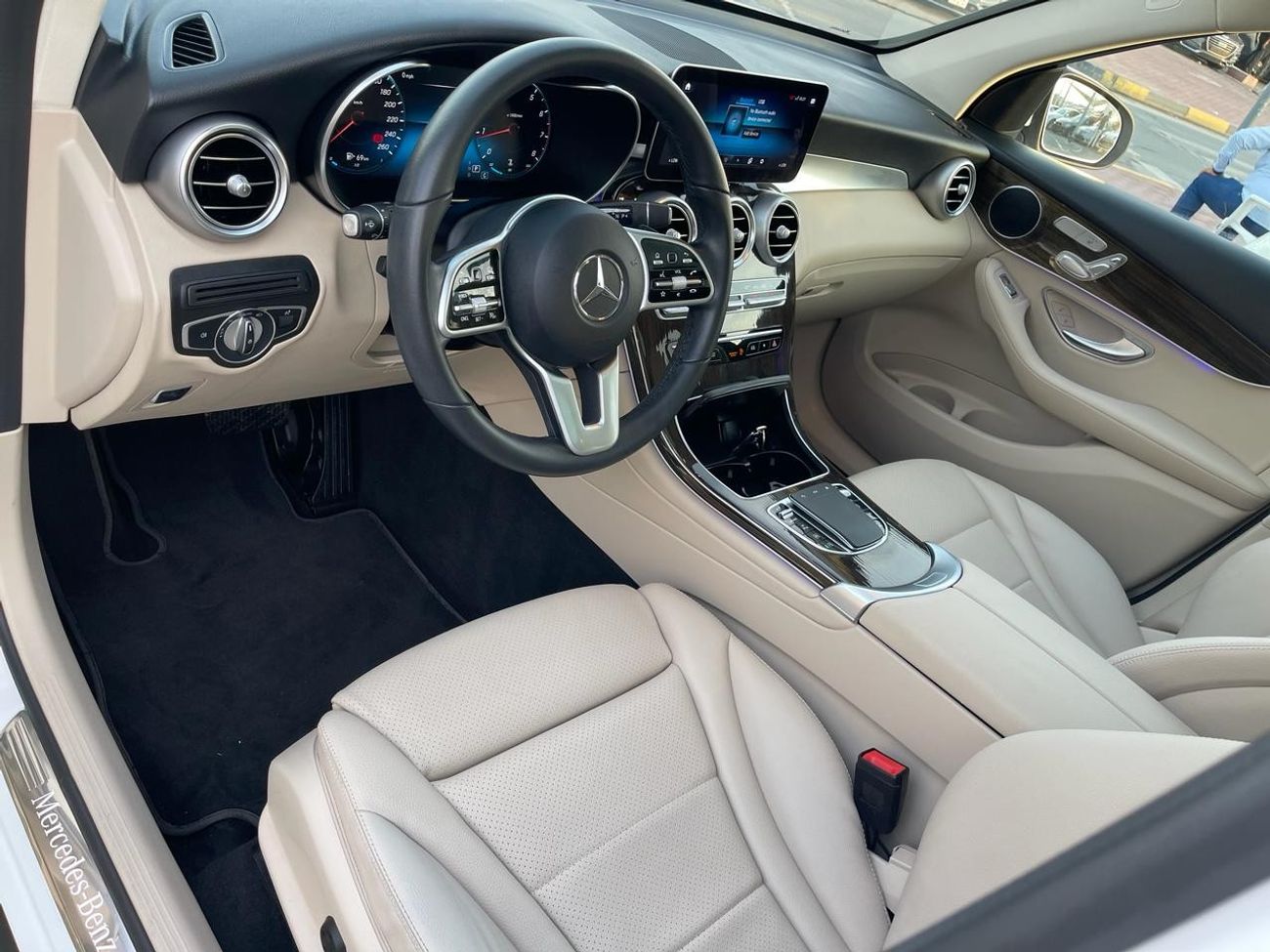 Mercedes-Benz GLC 300 Premium Mercedes GLC 300 _American_2022_Excellent Condition _Full option