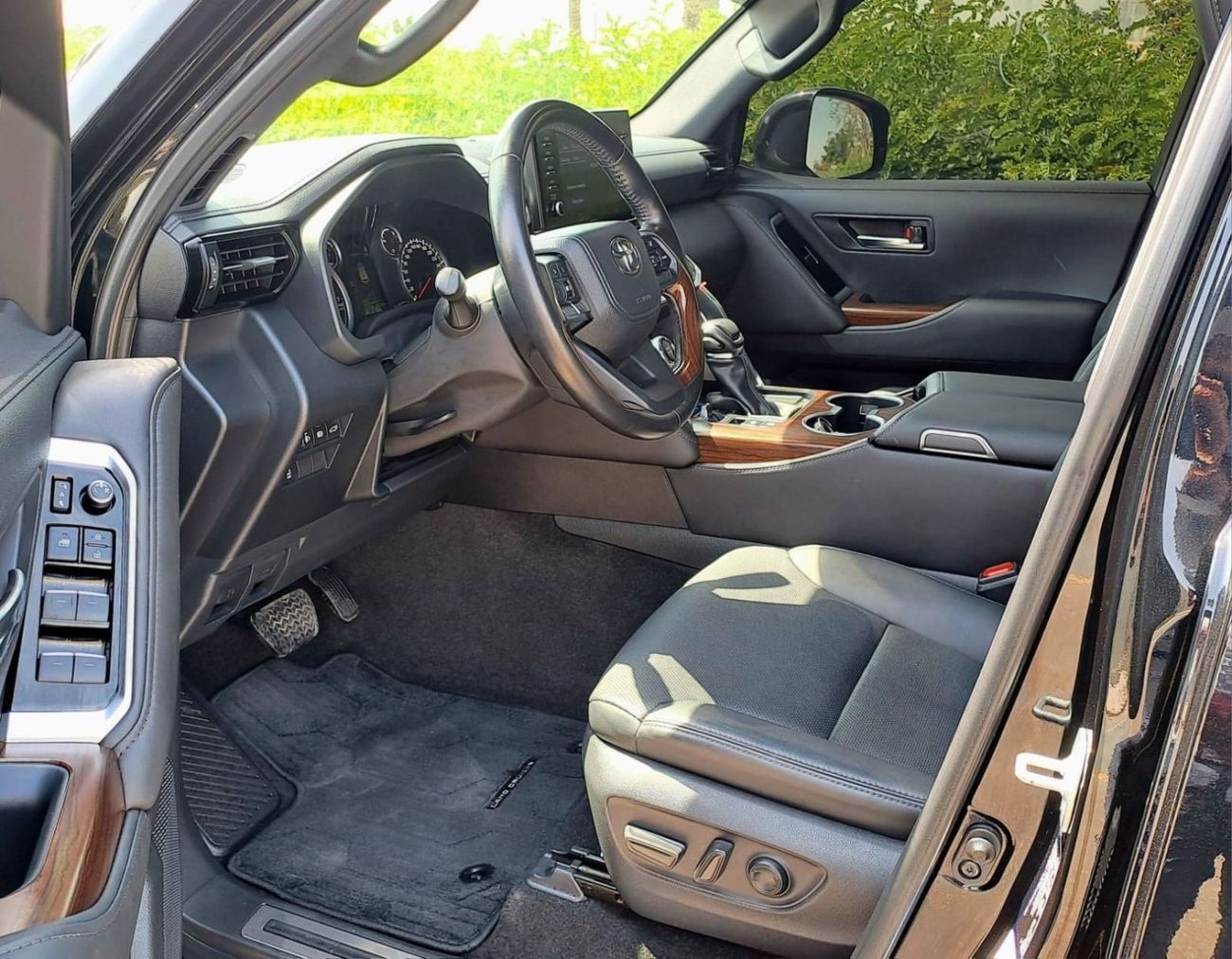 تويوتا لاند كروزر GXR 4.0L 2022 4.0L GCC (3580/-MONTHLY)