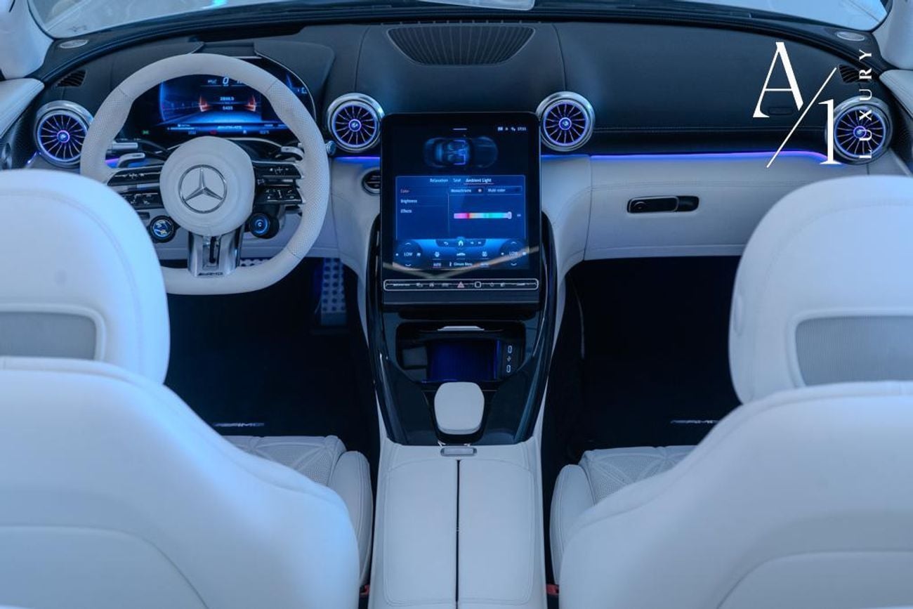 مرسيدس بنز SL 43 AMG 2023 Mercedes Benz SL43 AMG Roadster Maybach Edition, Warranty, Full Options, Very Low Kms