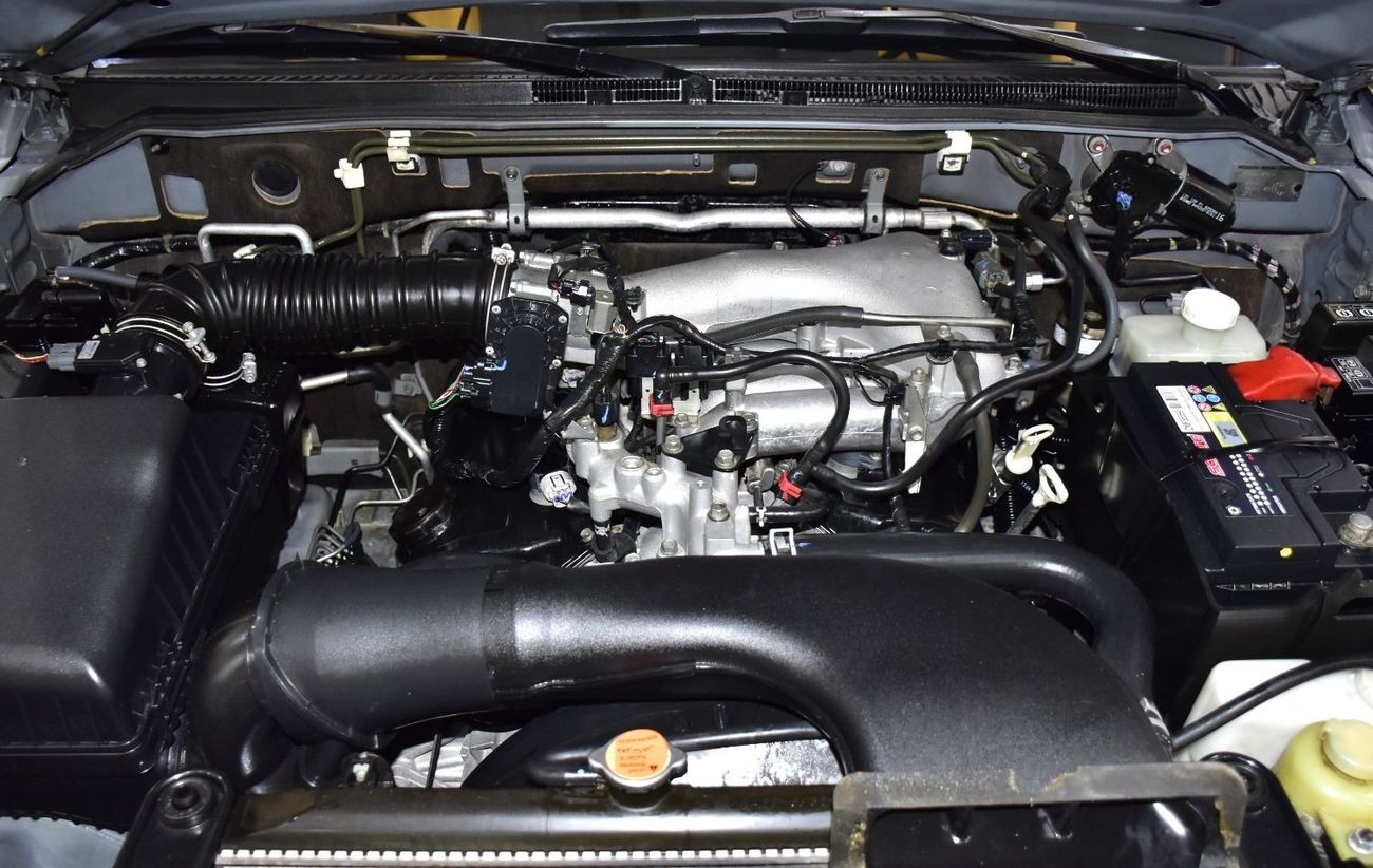 ميتسوبيشي باجيرو EXCELLENT DEAL for our Mitsubishi Pajero GLS ( 2013 Model ) in Grey Color GCC Specs