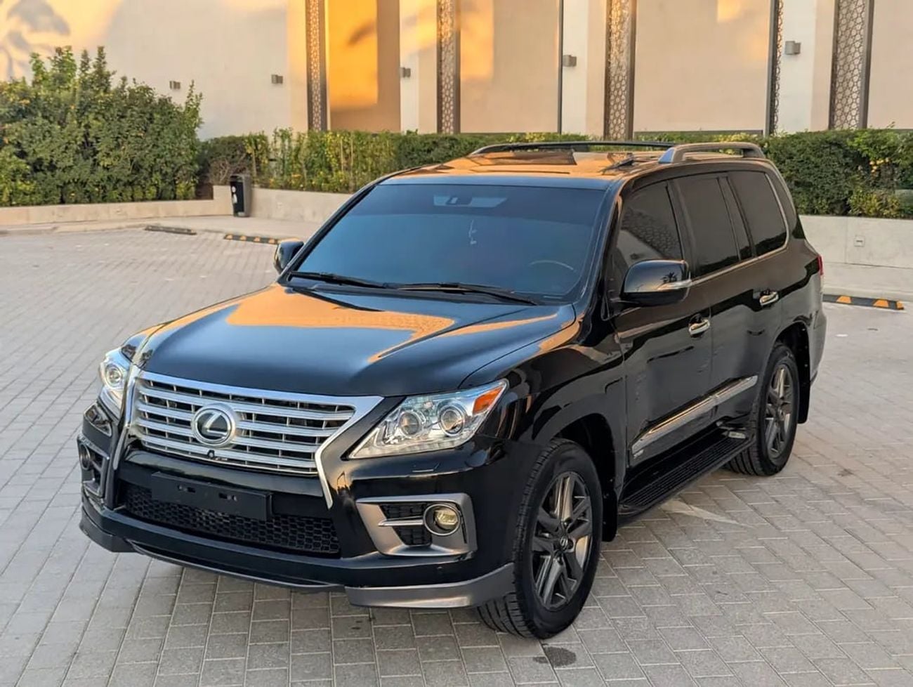 Lexus LX570 LX 570 Sport | GCC Specs | Pristine Condition