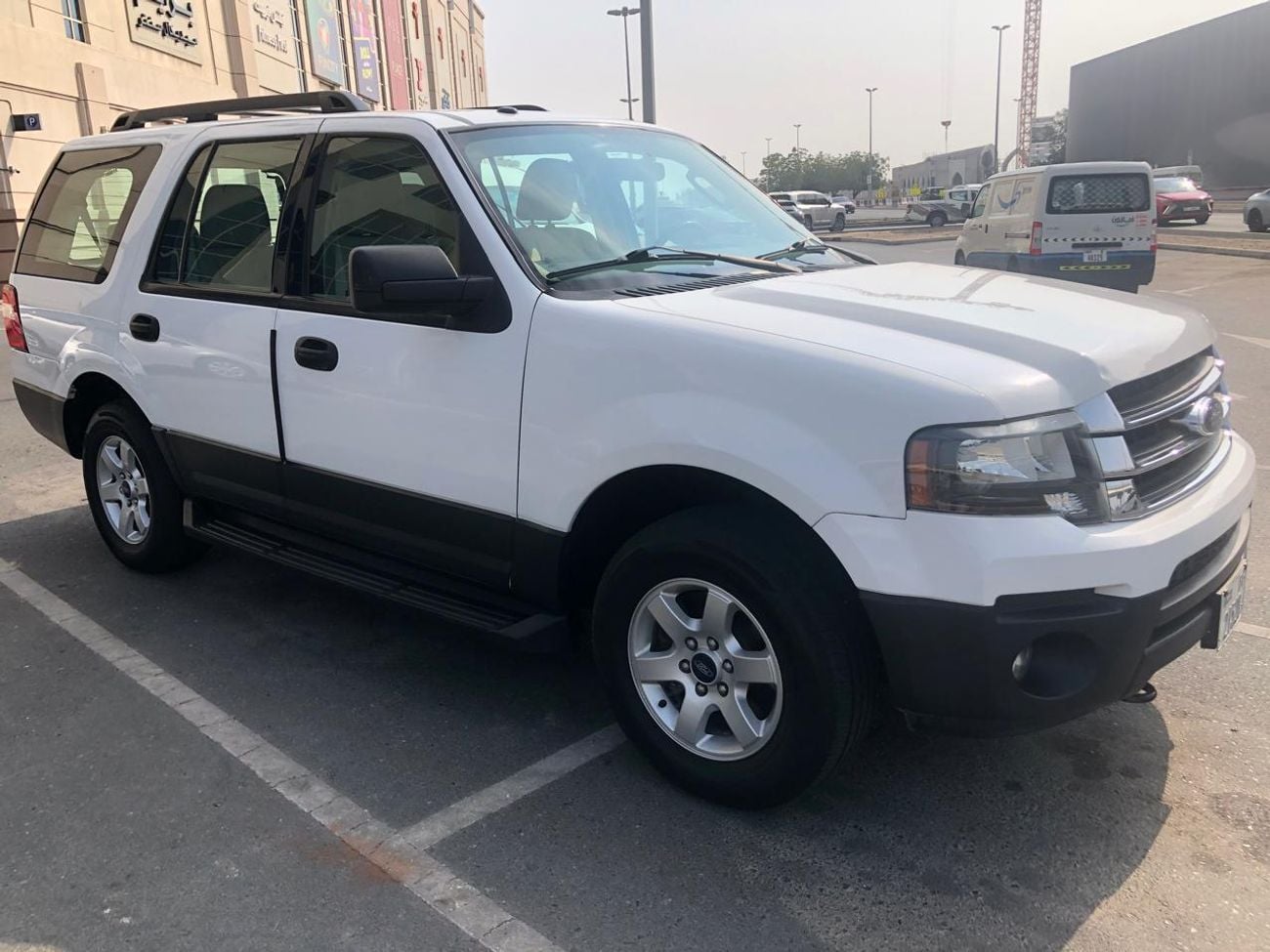فورد إكسبيديشن XLT 3.5L PETROL AUTOMATIC TRANSMISSION
