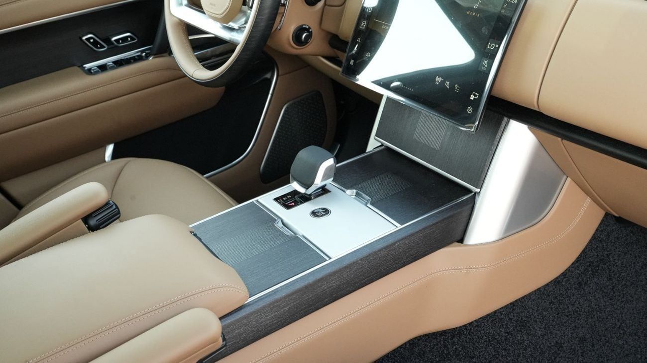 Land Rover Range Rover LWB Autobiography P530 4.4L Range Rover Autobiography P530 LWB 4.4L V8 BLACK 2025 MY EXPORT PRICE