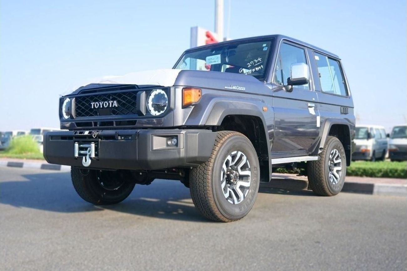 Toyota Land Cruiser 70 Toyota Land Cruiser Hard Top LC71 SHORT CHASE 4.0L Petrol AT