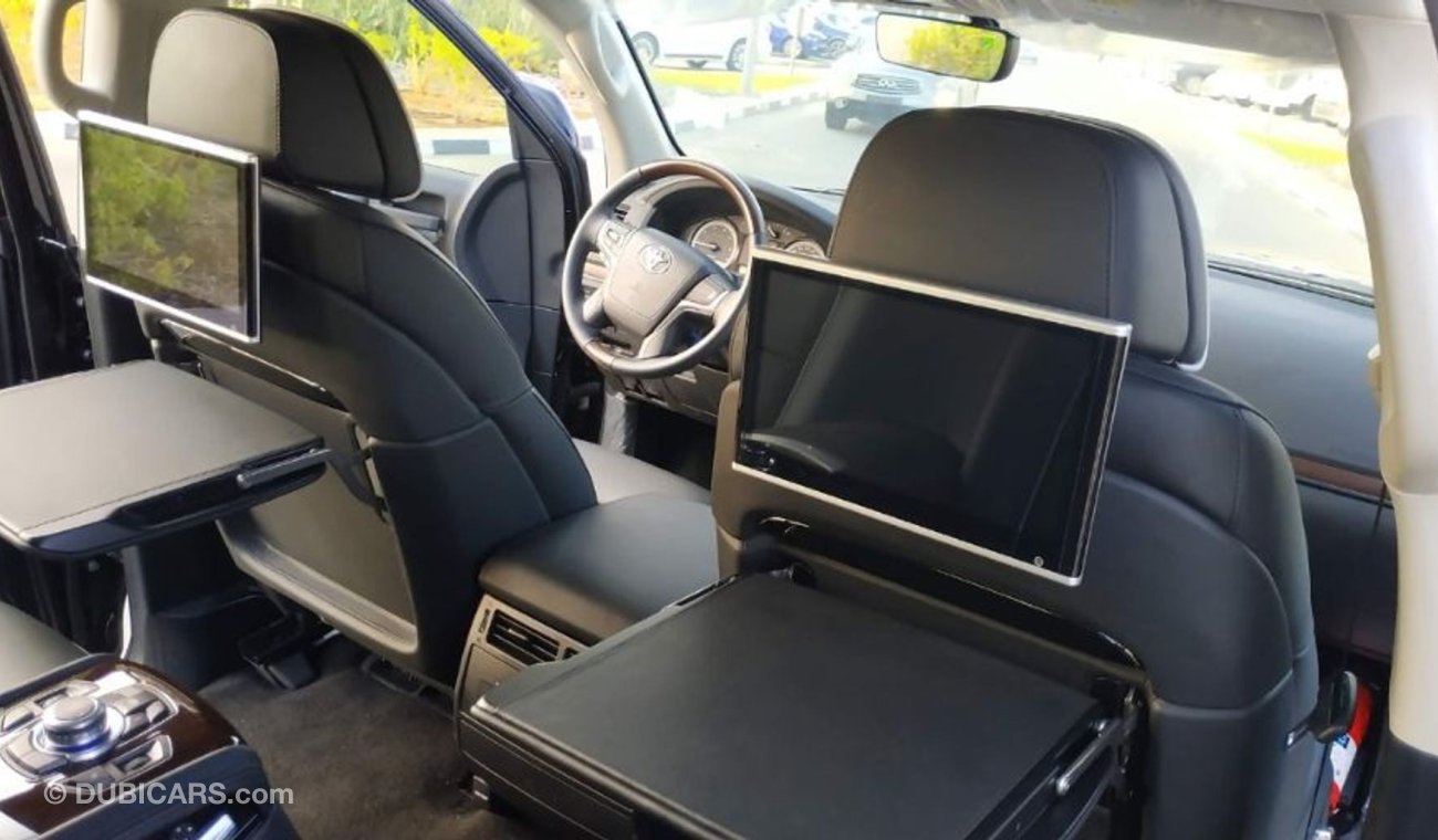 Toyota Land Cruiser LC200 WXR with Carat Individual Luxury Seats and Khann Body Kit