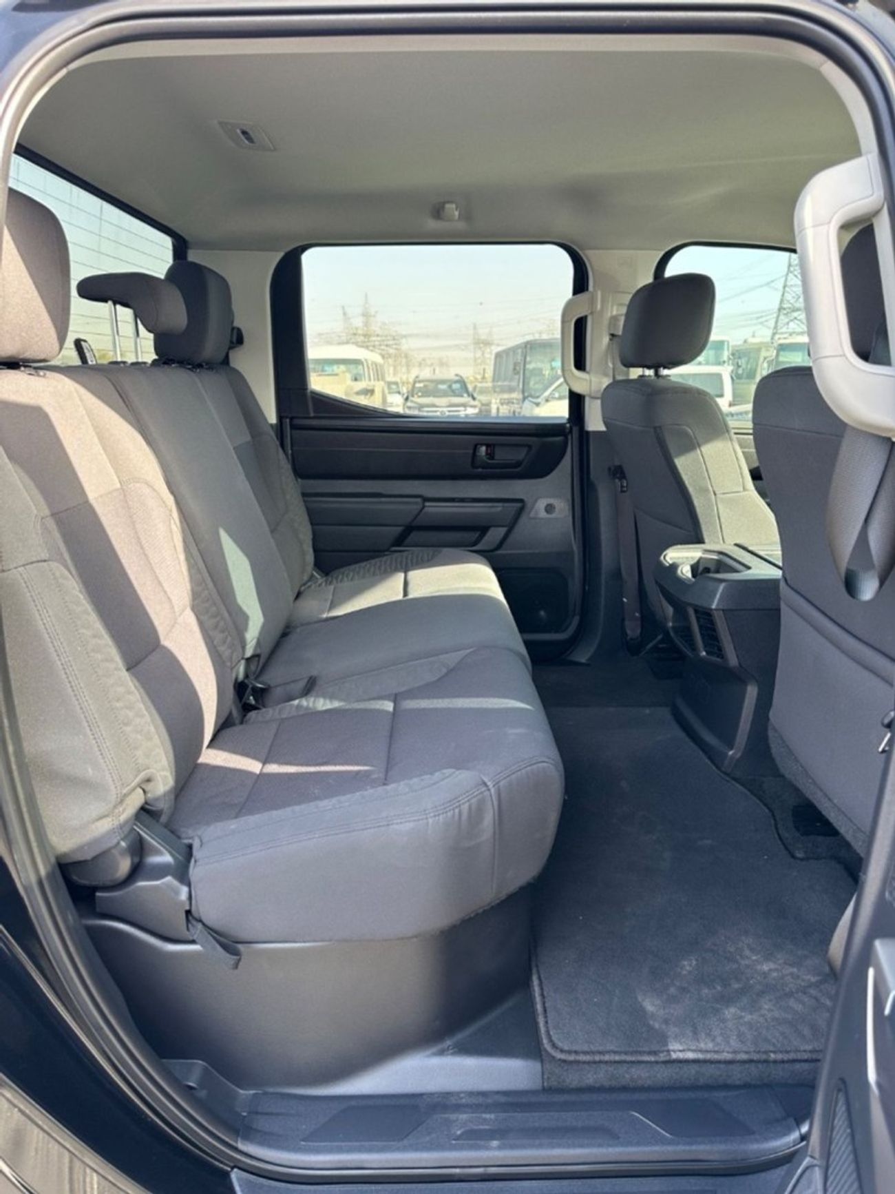 تويوتا تاندرا CREWMAX SR5 4WD