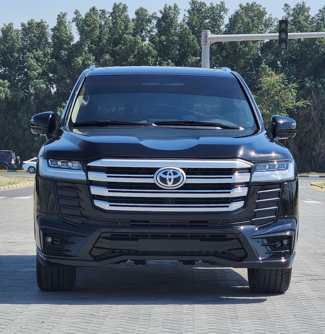 تويوتا لاند كروزر GX.R V8 upgrade 2024