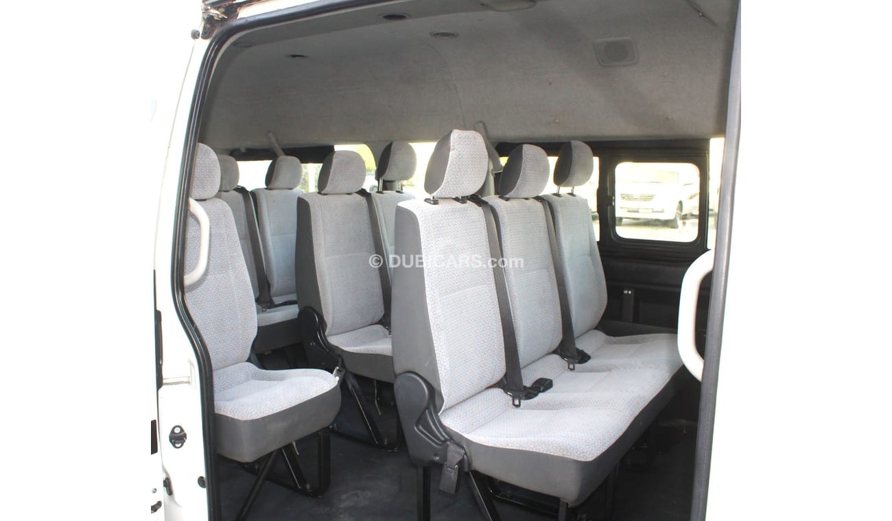 Toyota Hiace GL - High Roof LWB Toyota Hiace 2016 GCC High Roof, in excellent condition