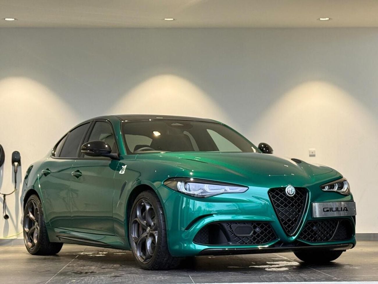 ألفا روميو جوليا 2.9 V6 Bi-Turbo Quadrifoglio Auto Euro 6 (s/s) 4dr (EXPORT ONLY) Right hand drive