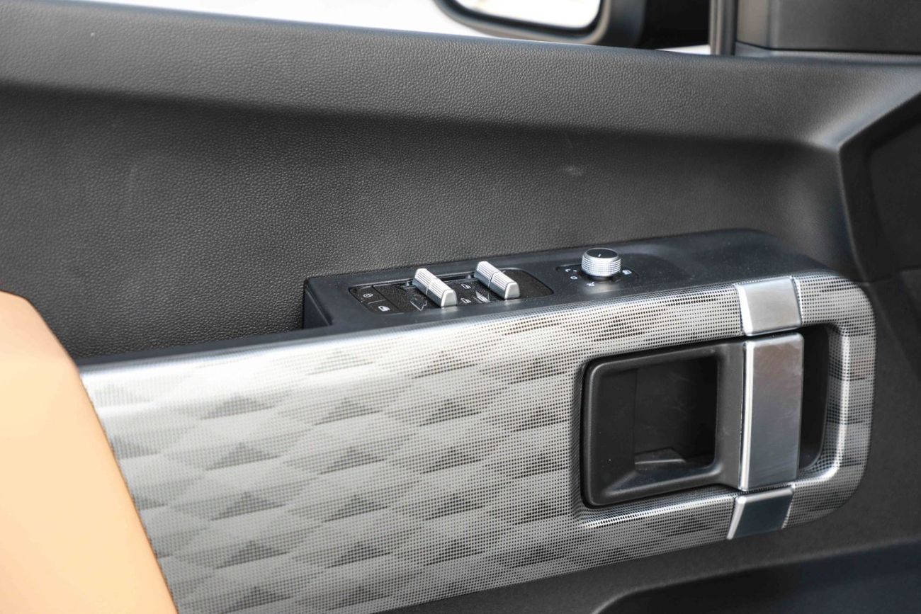 Geely Farizon 2025 Farizon Super Van - Black inside Black | Export Only