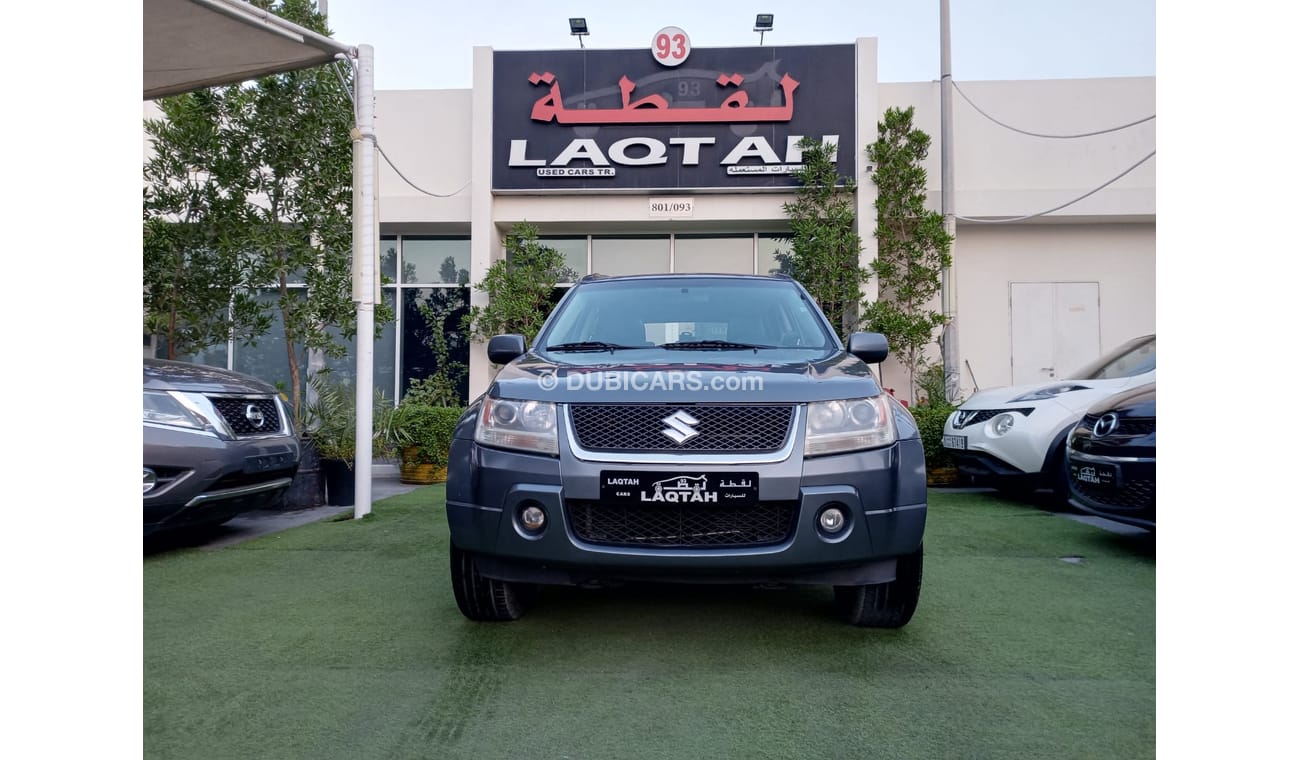 Suzuki Vitara Model 2008 coupe, gray color, imported from Canada, number one, leather hatch, cruise control, in ex