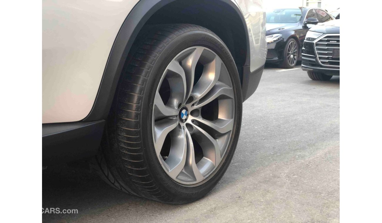 BMW X5 SUPER CLEAN CAR ORIGINAL PAINT GCC SPECS
