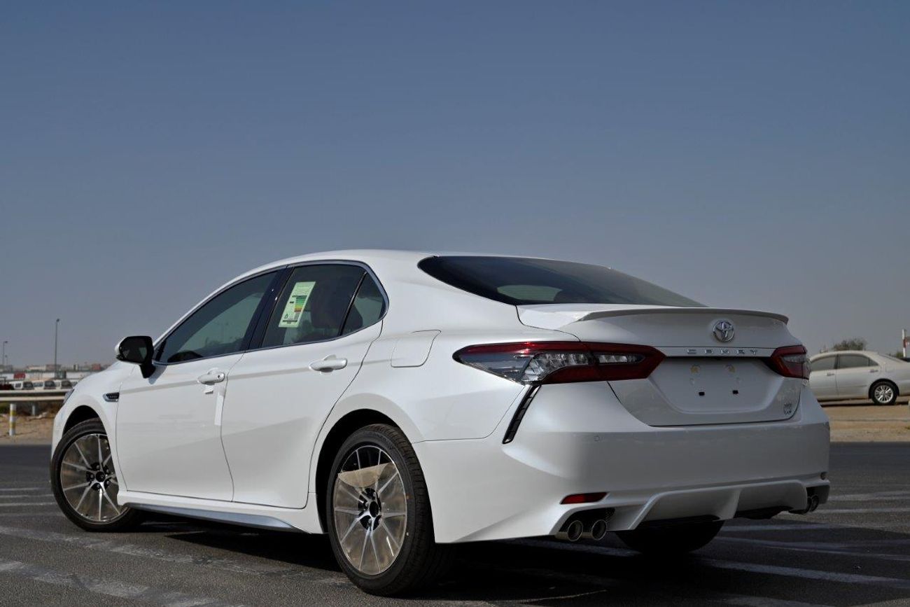 Toyota Camry SE Petrol