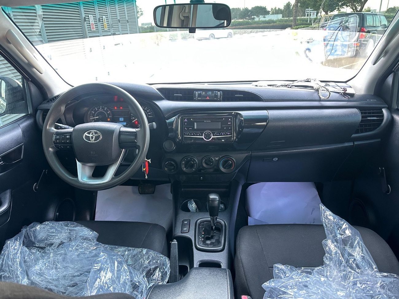 تويوتا هيلوكس GLX 2.7L Double Cab Utility 4WD A/T