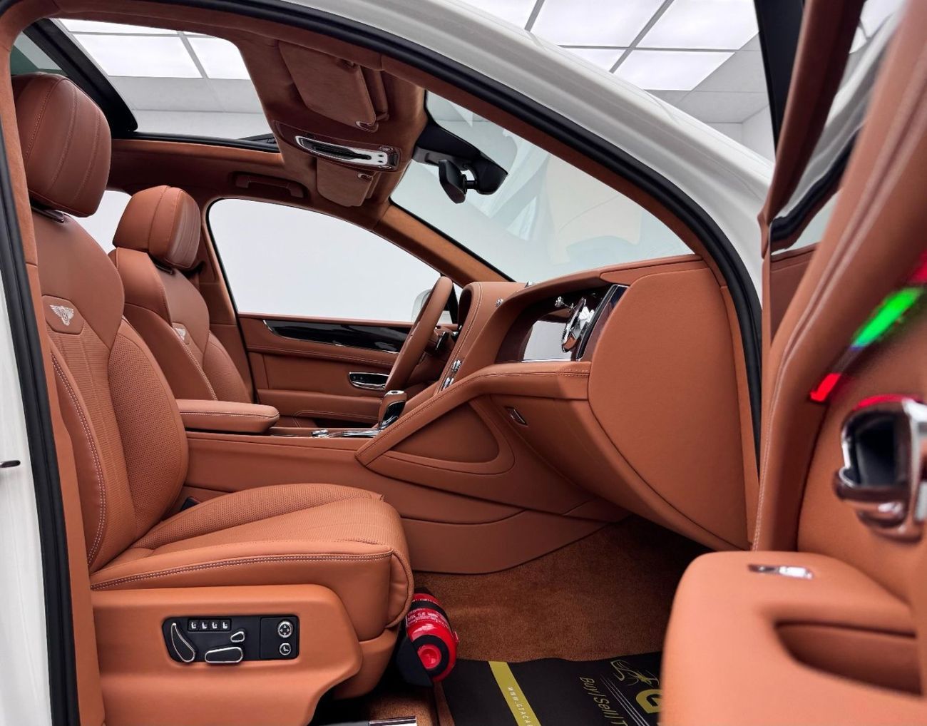 Bentley Bentayga *Brand New* 2024 Bentley Bentayga V8, 2028 Bentley Warranty + Service Pack, Delivery Kms, GCC