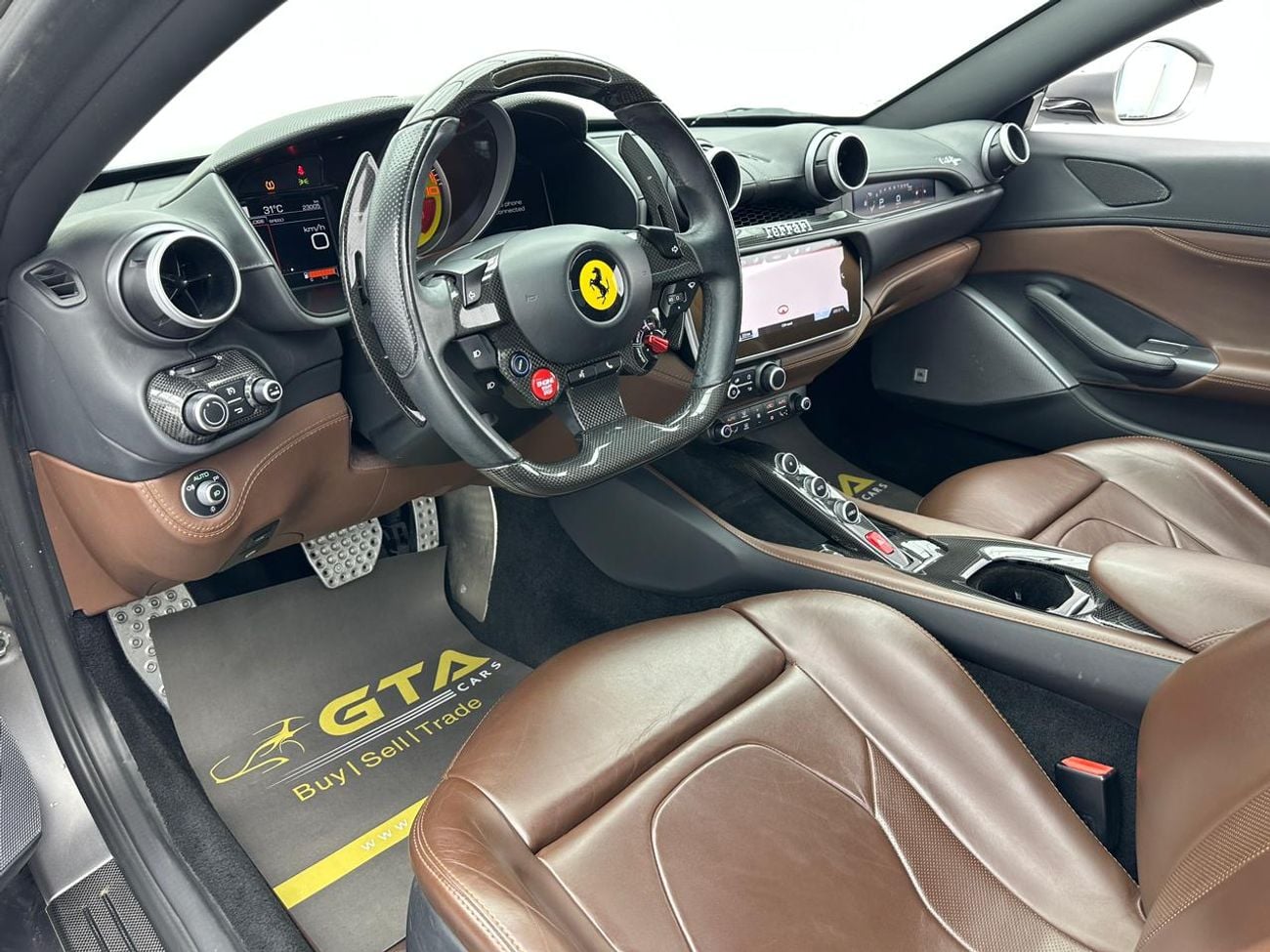 Ferrari Portofino STD 2019 Ferrari Portofino, Sept/2026 Warranty + Service Contract, Full Ferrari Service History, GCC