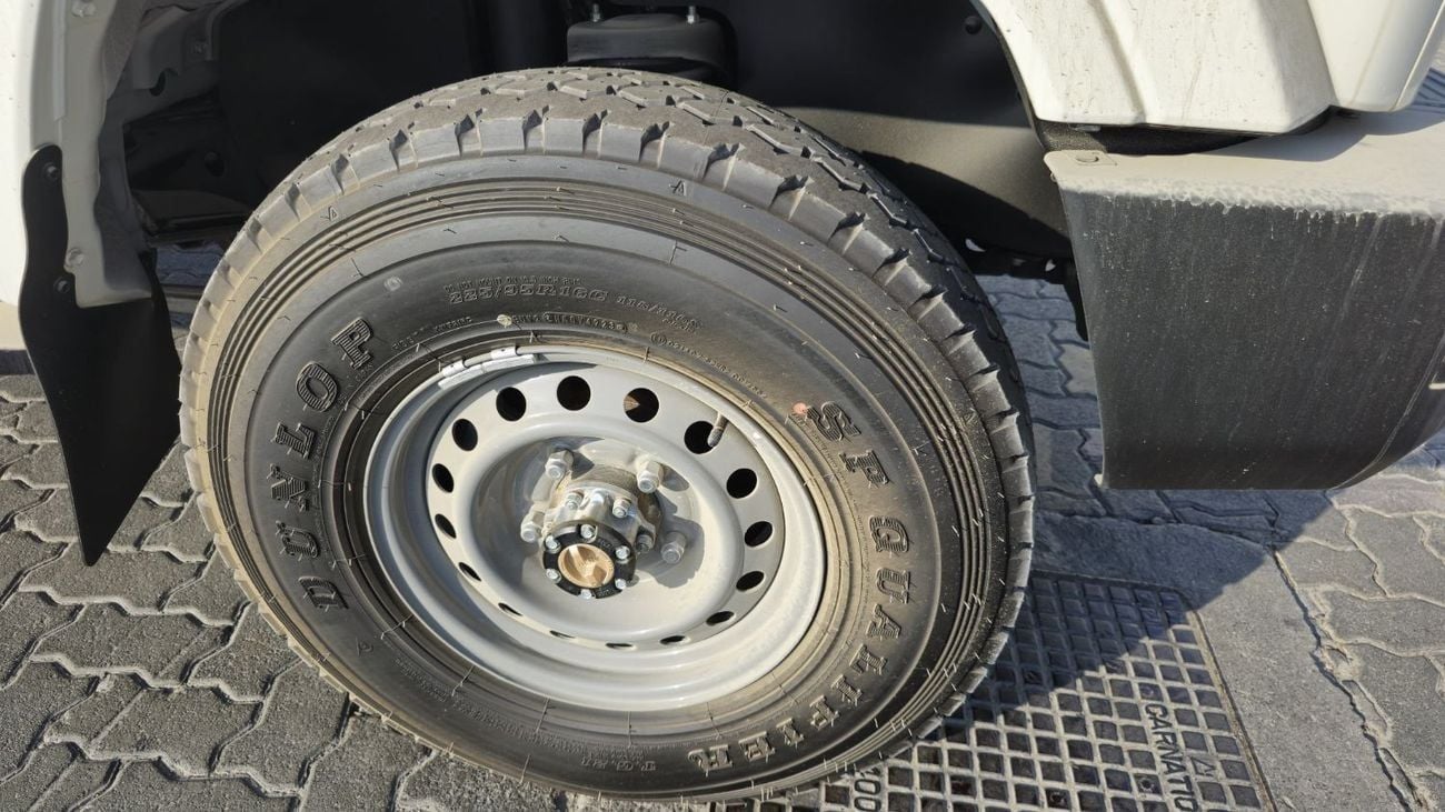 Toyota Land Cruiser Pick Up LC79 4.2L Pickup Single cab 5- MT 4X4