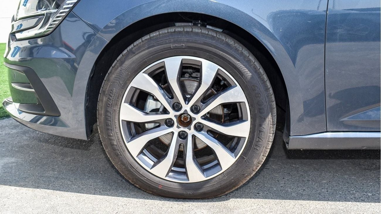 Renault Megane Renault Megane Sedan 1.6P Aut.  Automatic transmission, Euro 5C (For Local Sales plus 10% for Custom