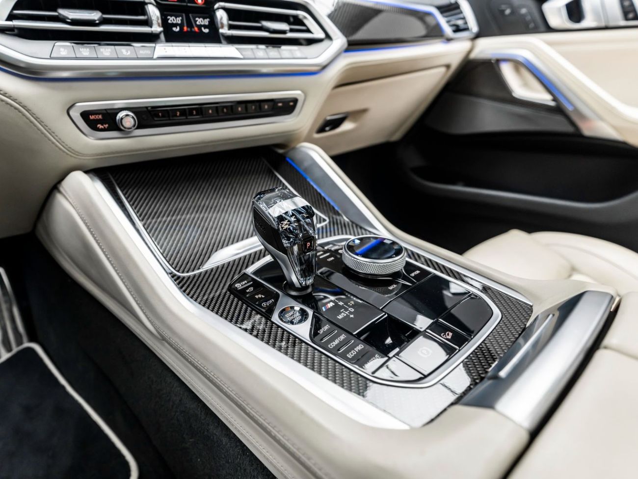 BMW X6 M50i 4.4L 2020 BMW X6 M50i, BMW Warranty + Service Contract, Low KMs, GCC