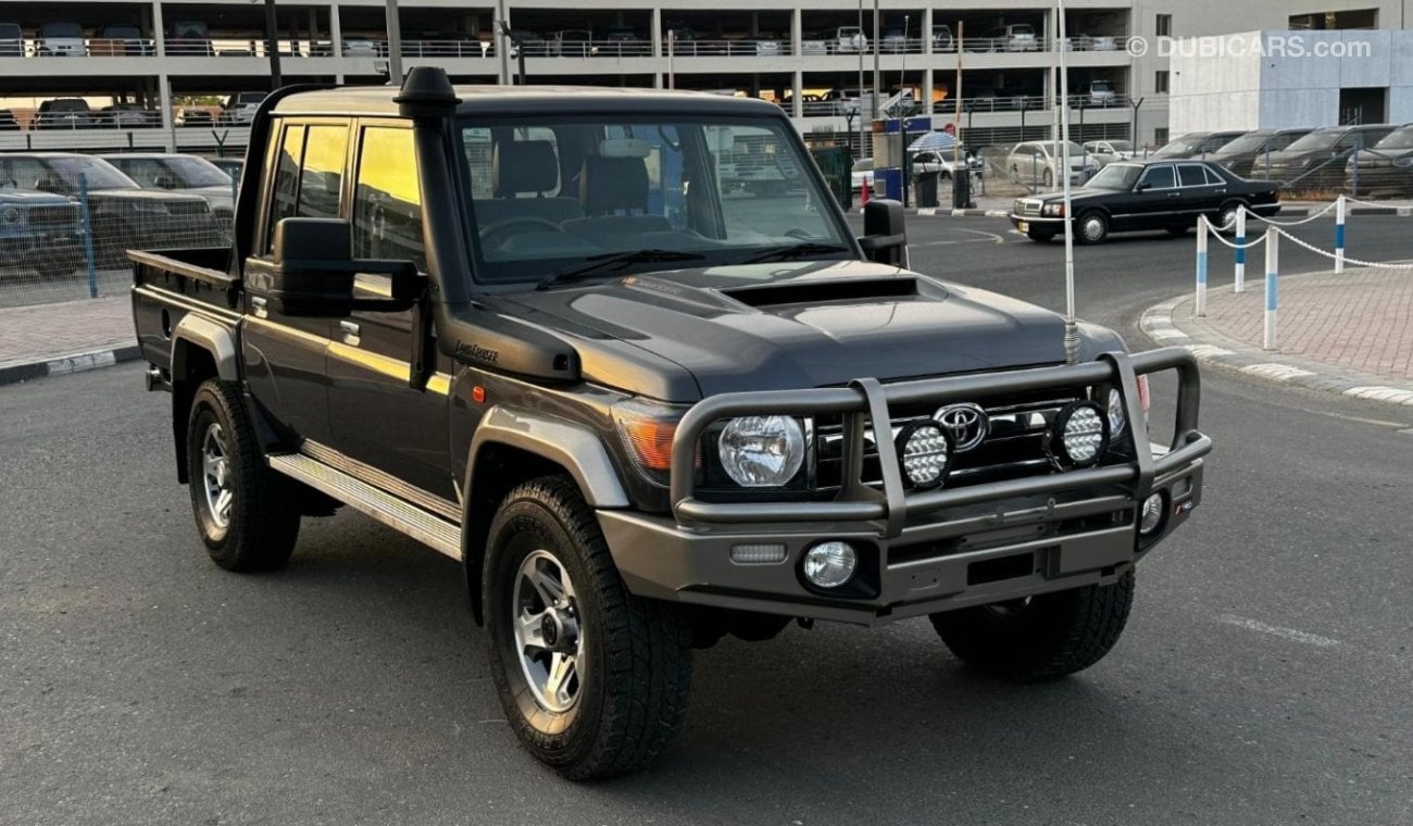 Toyota Land Cruiser Pick Up Double Cabin