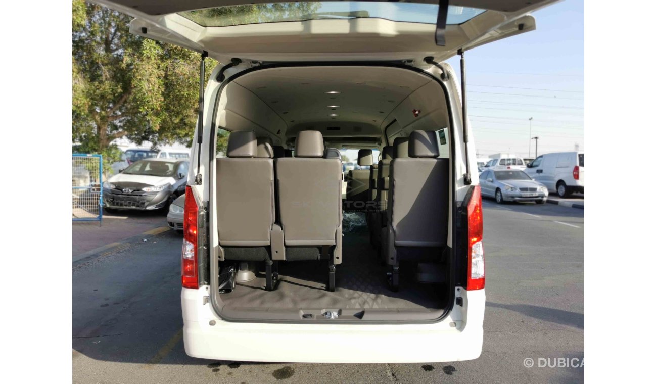 Toyota Hilux 2.8L DIESEL, 14 SEATS, 16" TYRE, REAR ROOF SPEAKERS (CODE # THHR01)