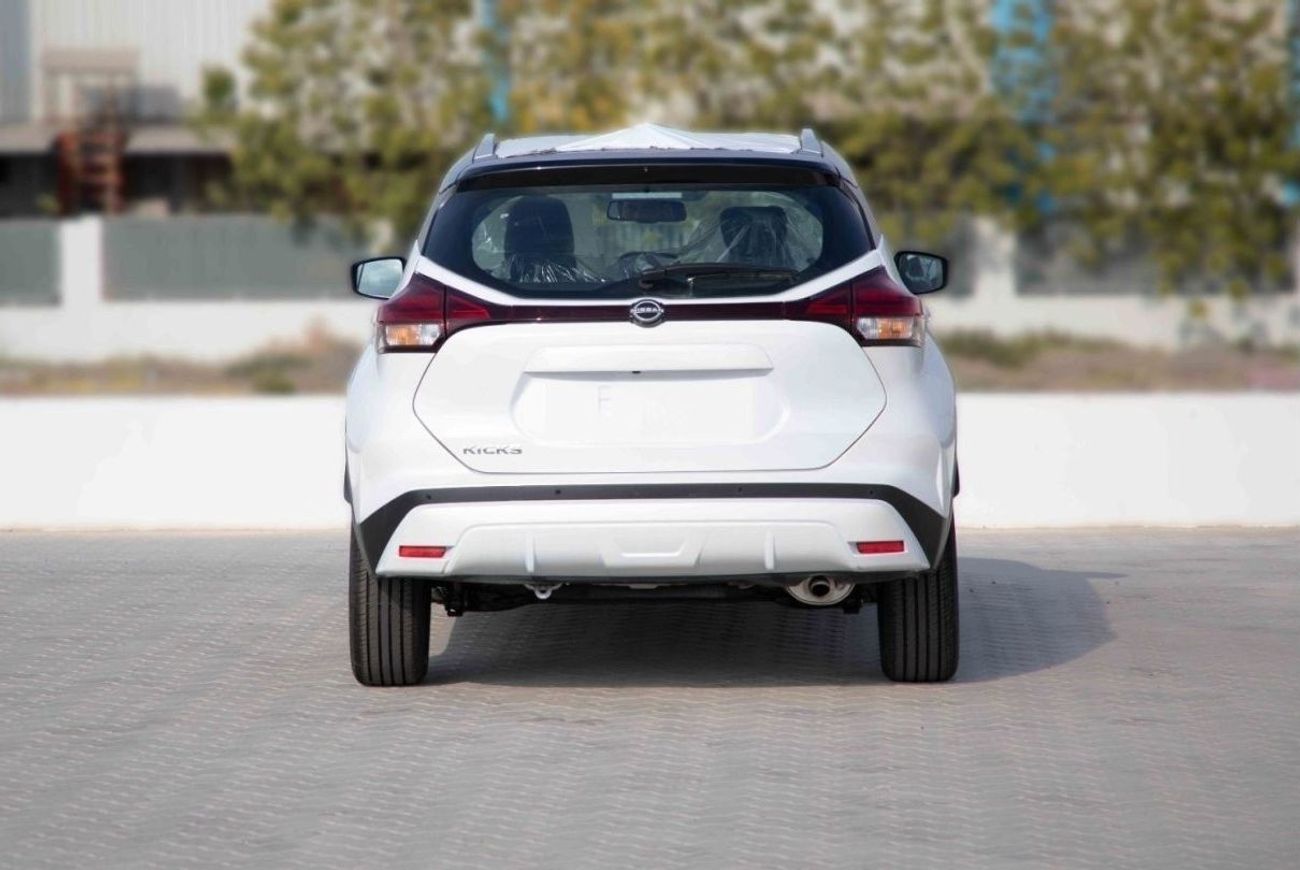 Nissan Kicks 2024 Nissan Kicks 1.6 SV - White Body & Black Roof Inside Black | Export Only