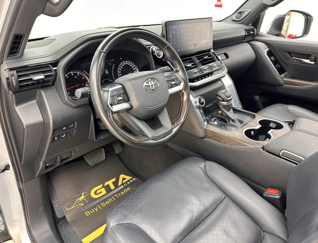 تويوتا لاند كروزر 2024 Toyota Land Cruiser VXR, Jan/2027 Toyota Warranty, Toyota Full Service History, GCC