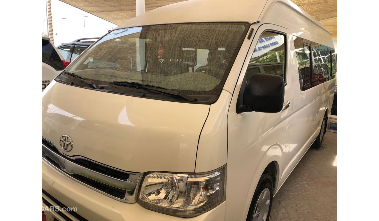 تويوتا هاياس Toyota Hiace Highroof 15 seater Diesel, Model:2013. Low mileage