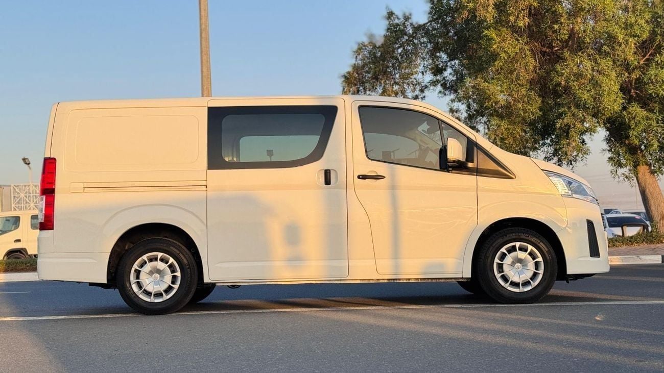 Toyota Hiace GOOD CONDITION | 2.8L DIESEL ENGINE | 2021 | RHD | AUTOMATIC TRANSMISSION | REAR VIEW CAMERA | PARKI