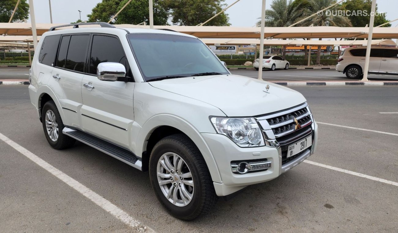 Mitsubishi Pajero GLS Highline 3.8 GOLD - 2019 - Full Habtoor Service - Under Warranty