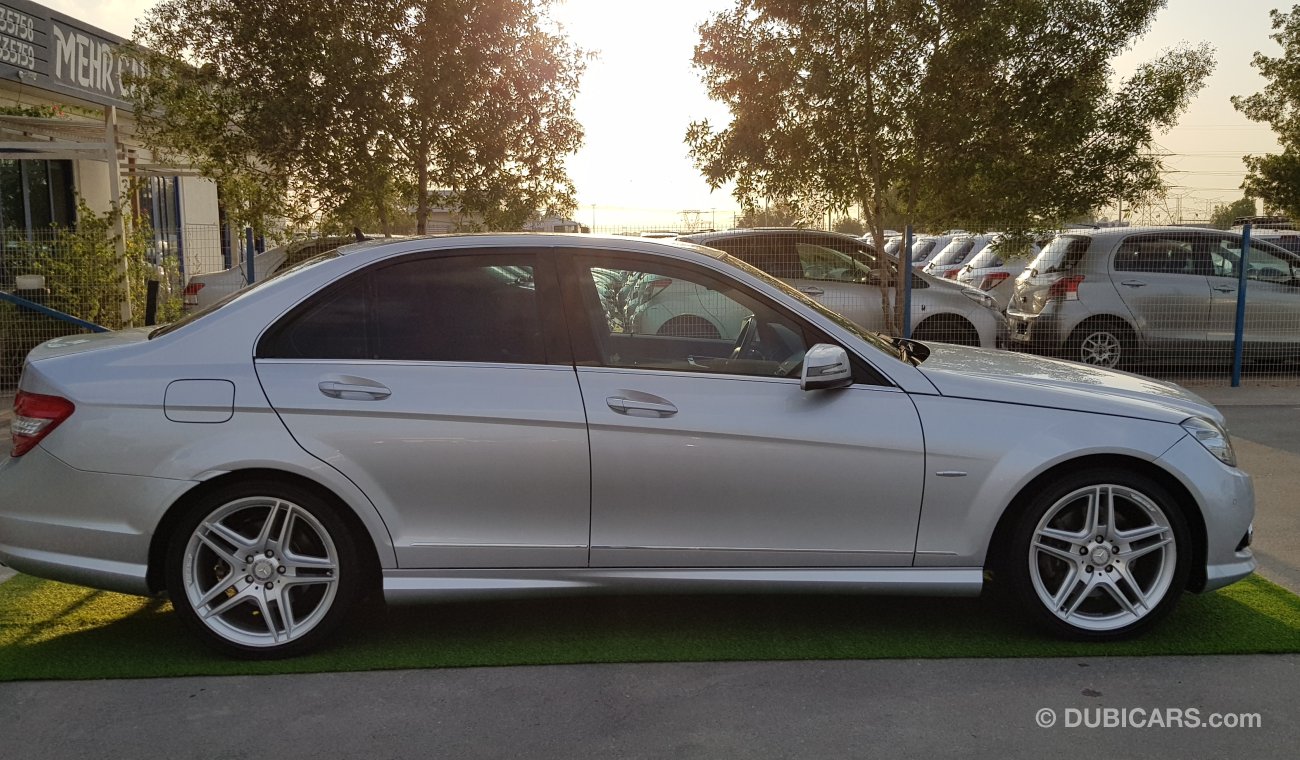 مرسيدس بنز C 300 وارد اليابان فائقة النظافه وصلت حديثا موديل 2011 خالية من الحوادث ومشيكه بالكامل