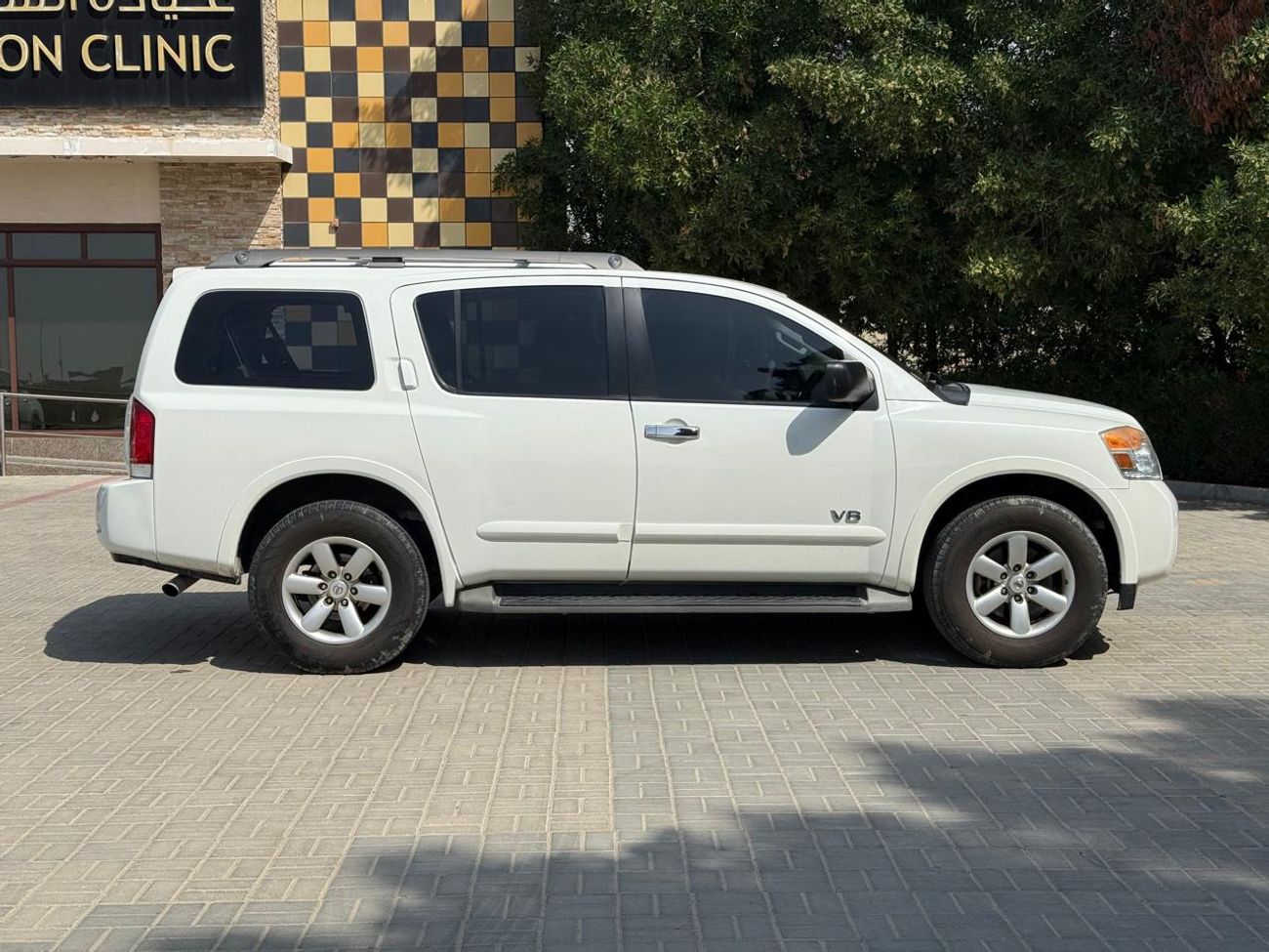 Nissan Armada SE 5.6L (317 HP)