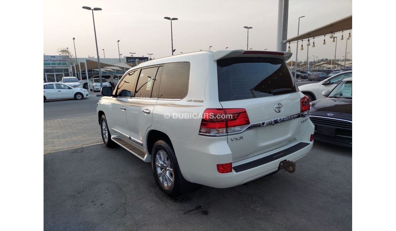 Toyota Land Cruiser GXR1