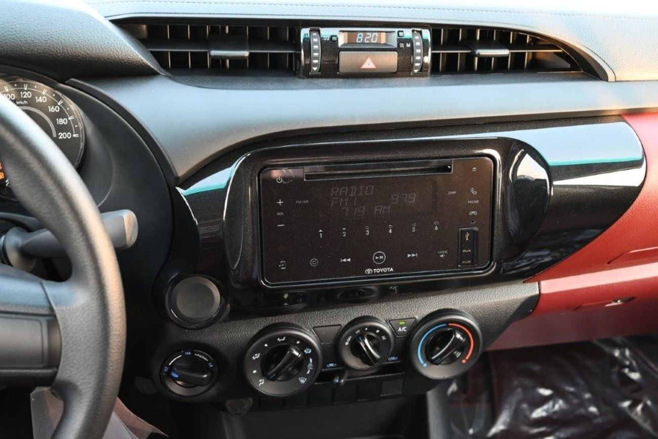 تويوتا هيلوكس كابينة مزدوجة 2.4 لتر ديزل بناقل حركة مانويل الأساسي