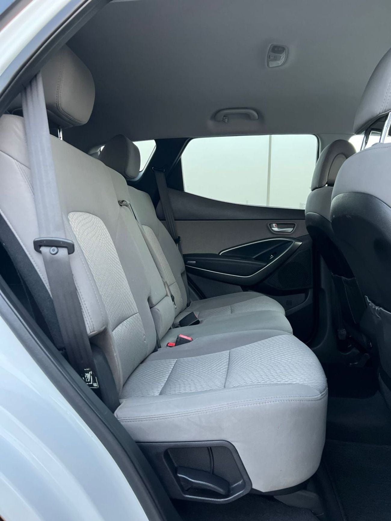Hyundai Santa Fe SPORT (NON GCC) 2018 Hyundai Santa Fe 2.4L V4 - Apple Play & Android - Rear Camera - 2 keys