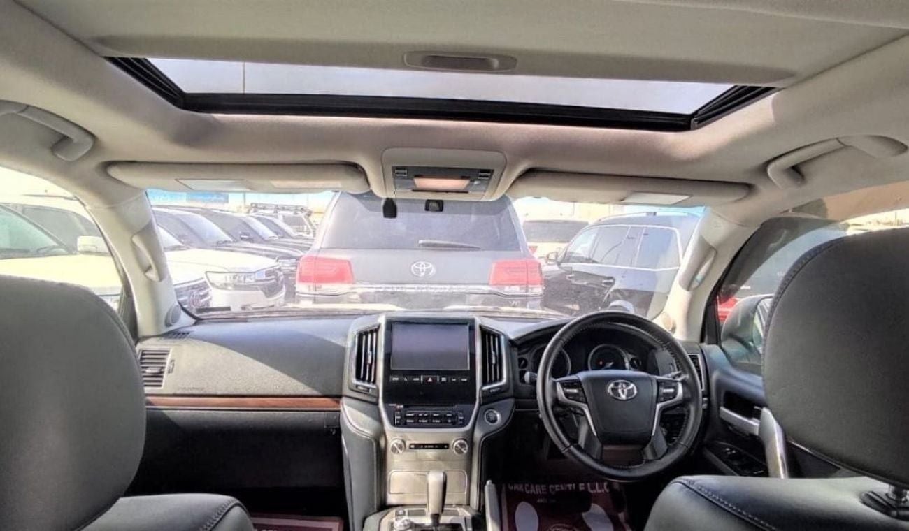 تويوتا لاند كروزر V8 Diesel 4.5L (Right Hand)