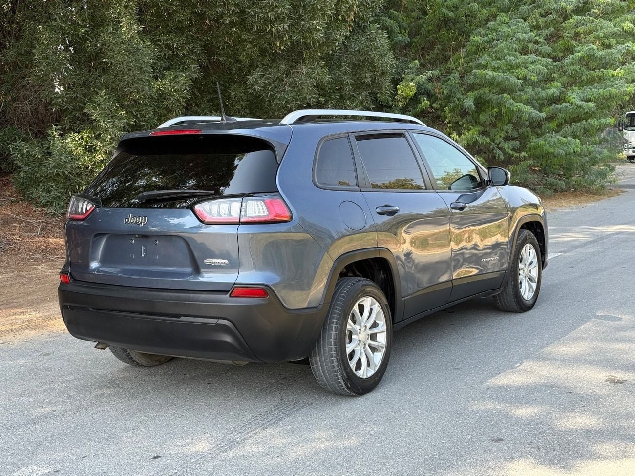 جيب شيروكي Sport 2.4L