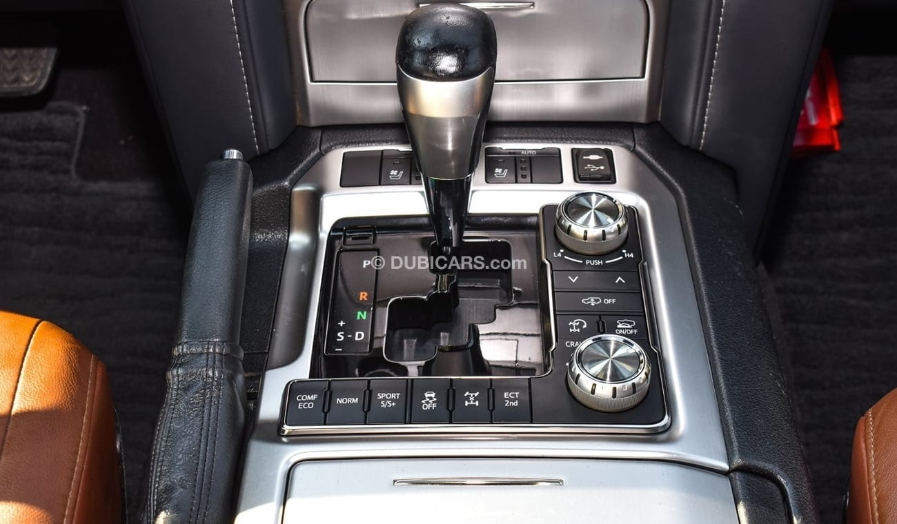 تويوتا لاند كروزر VXR 5.7 V8  Grand Touring